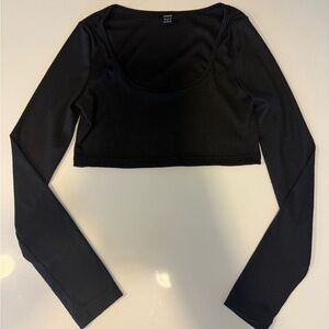 Black Long Sleeve Crop Top